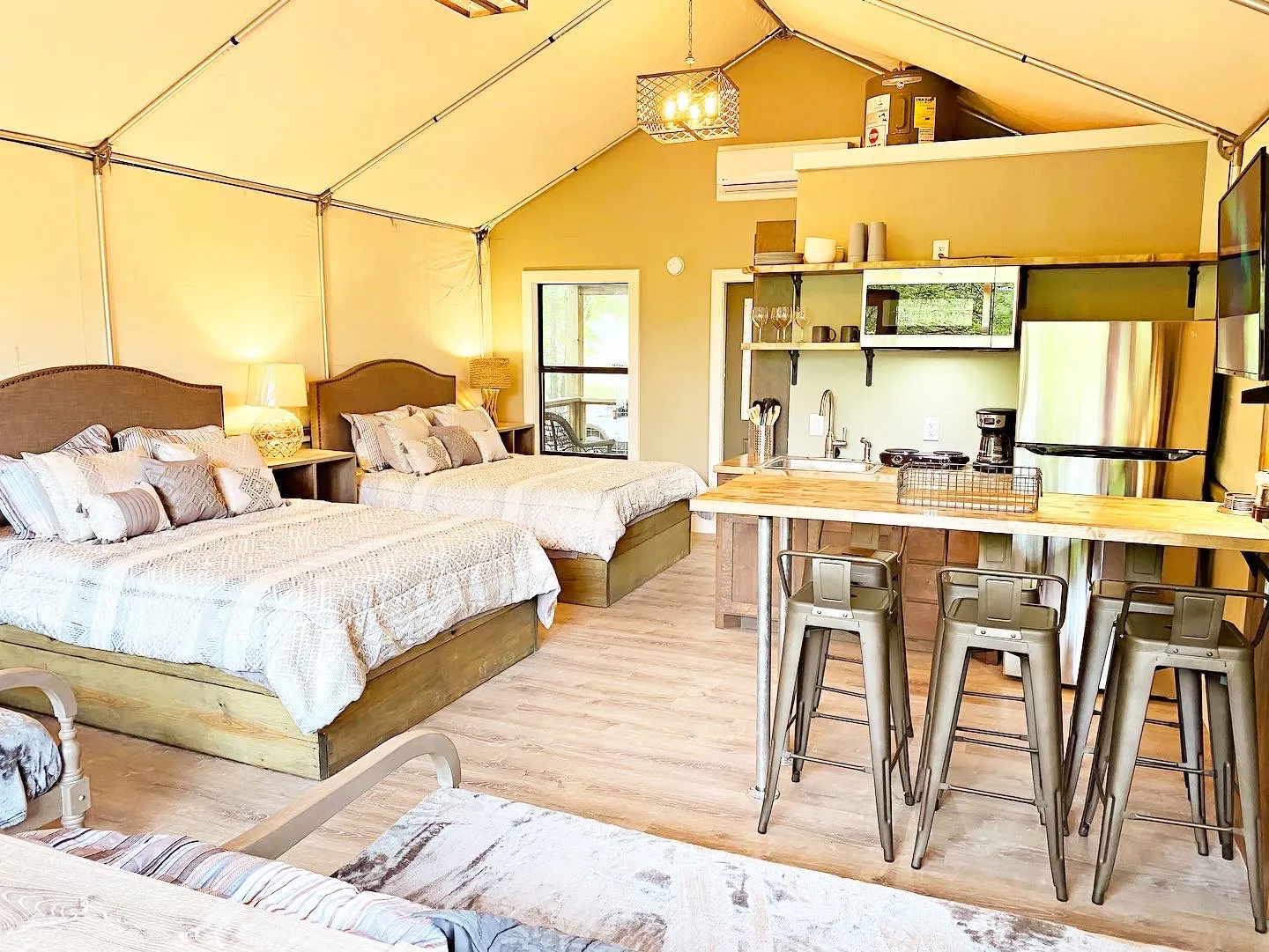 cabin-2.webp