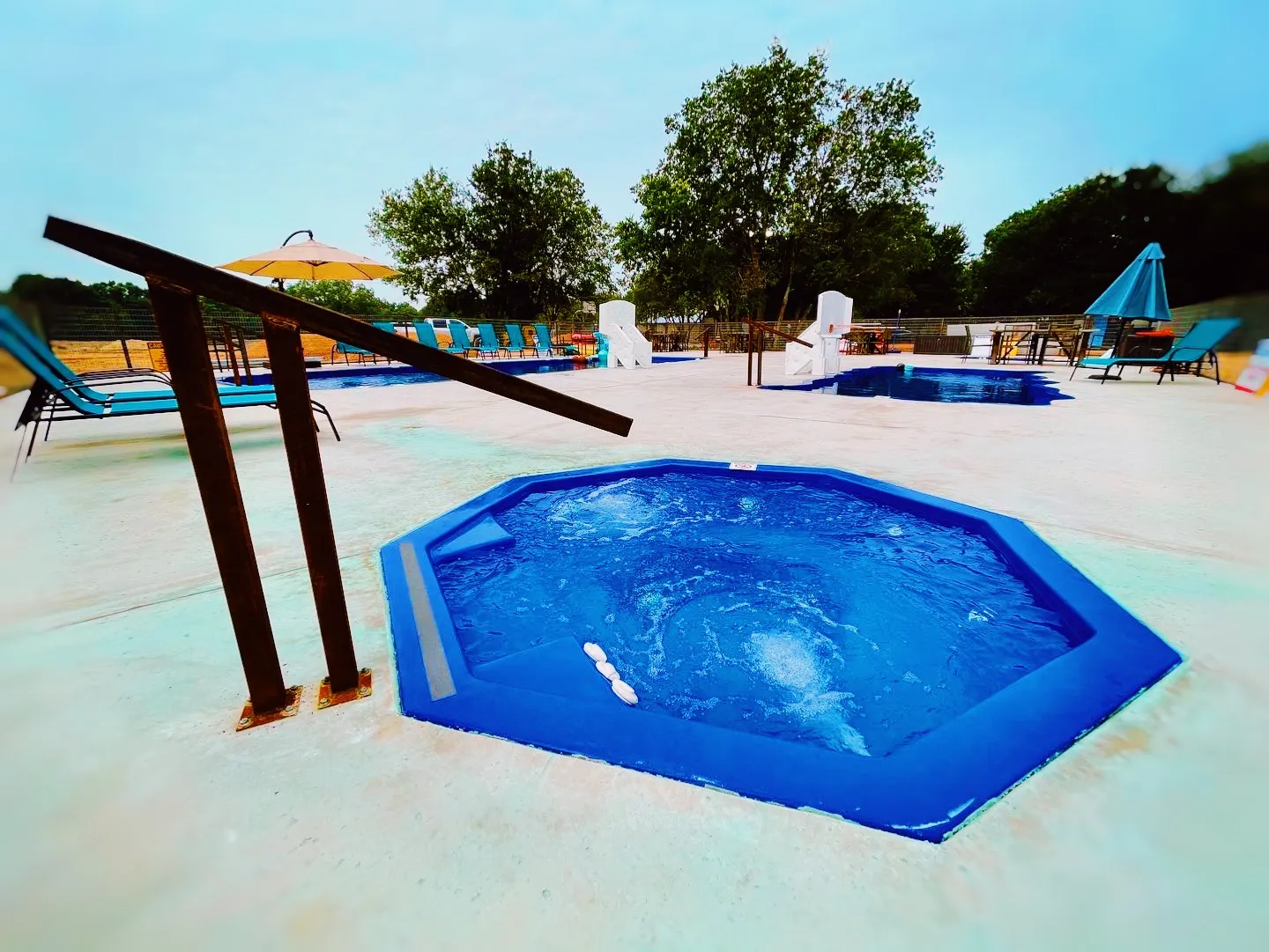 geronimo-hot-tub-pool.webp