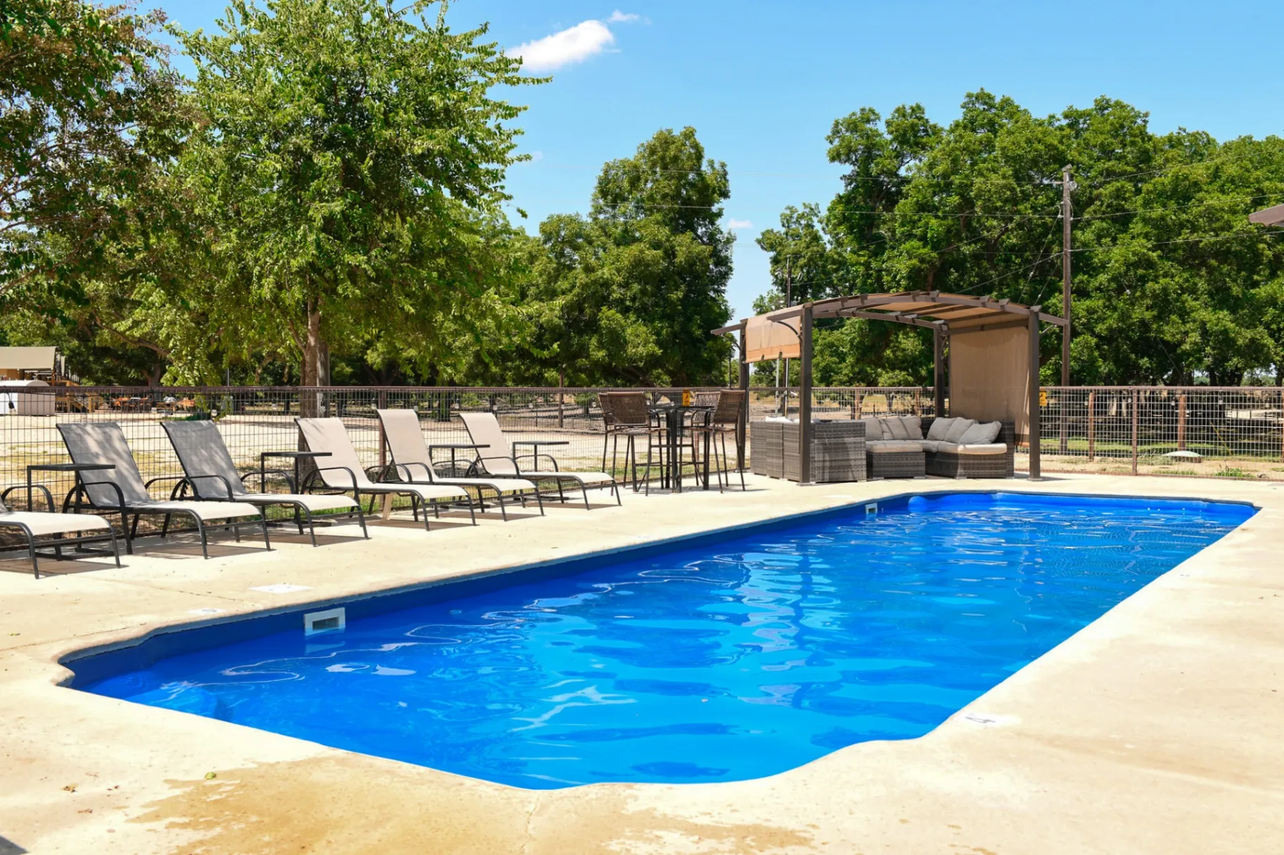 Pool area at Son's Geronimo